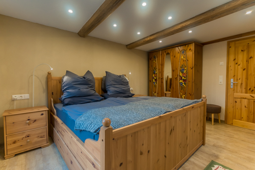Schlafzimmer mit Doppelbett