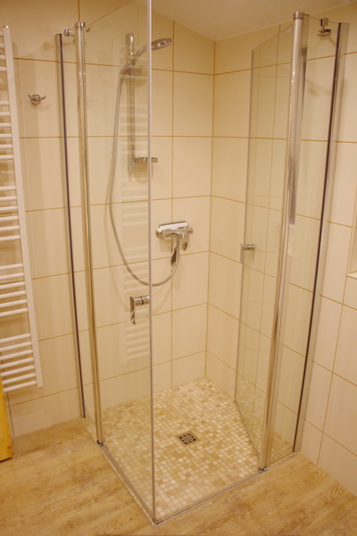 Bad mit Dusche